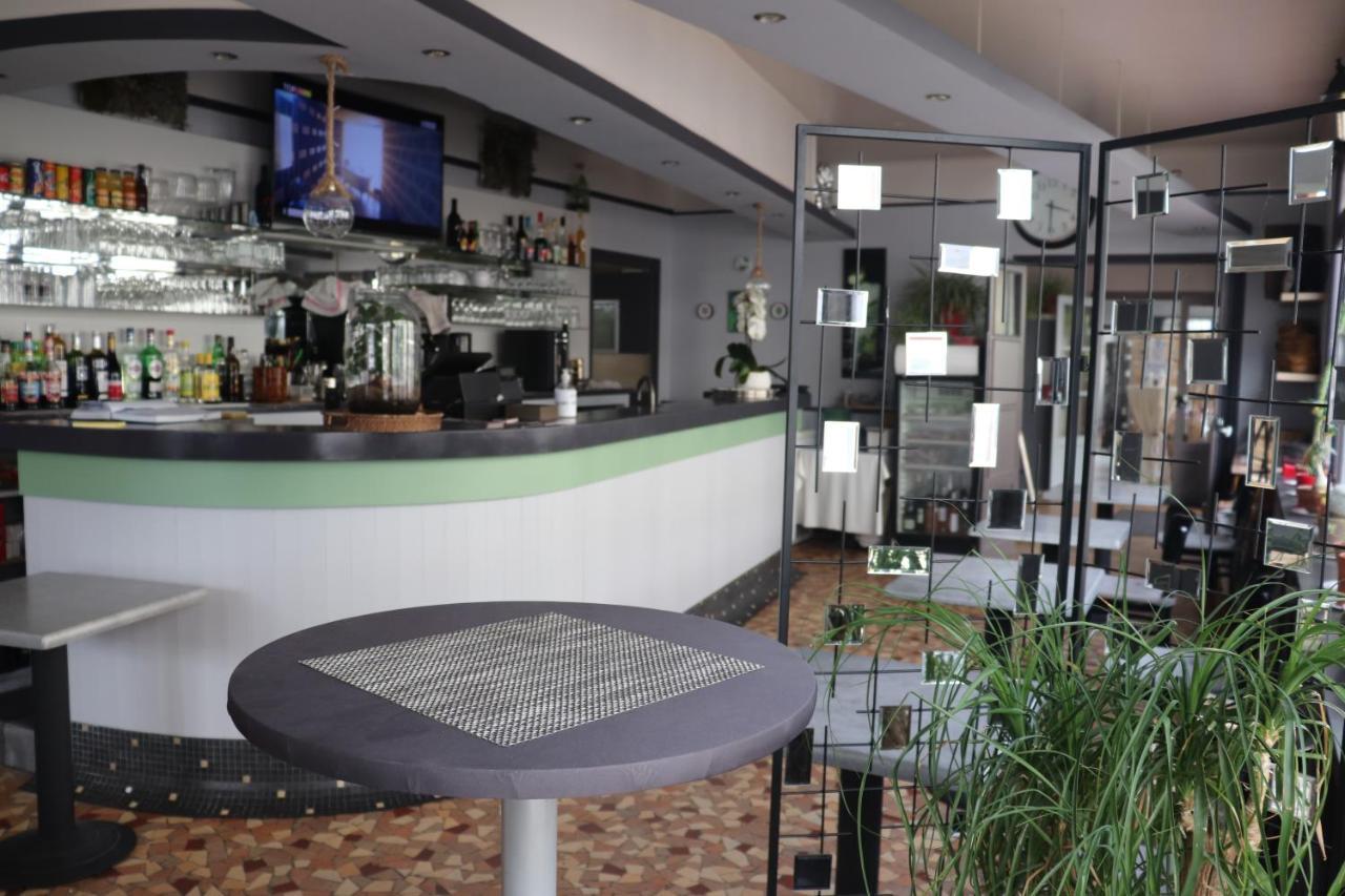 Le Risle - Hotel Montfort-sur-Risle Экстерьер фото